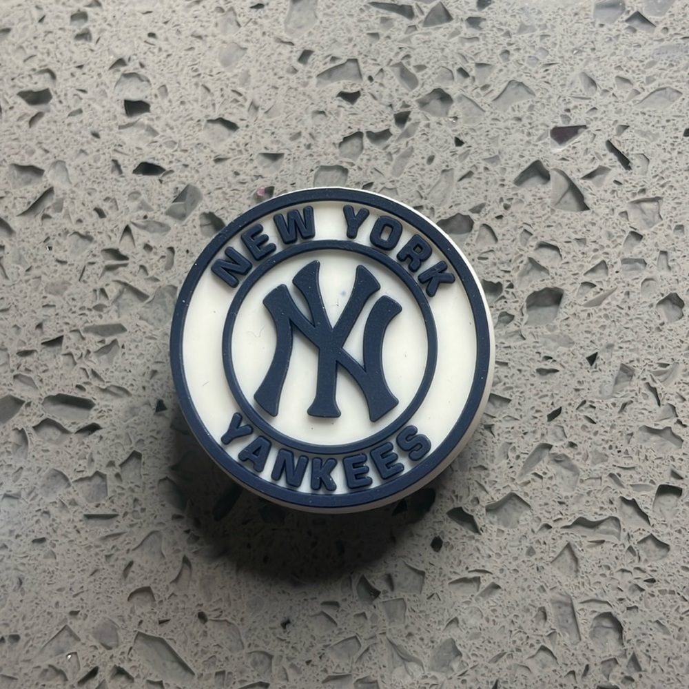 7/$10 MLB New York Yankees jibbitz crocs shoe charms